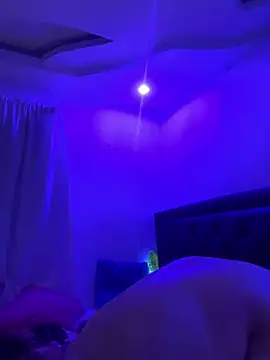 Snapshot of lonely_shewolf chatting on February 27, 2025, 7:58 pm lonely shewolf online show from February 27, 2025, 7:58 pm