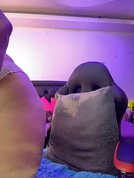 Snapshot of lonely_shewolf chatting on October 7, 2025, 6:16 pm lonely shewolf online show from October 7, 2025, 6:16 pm