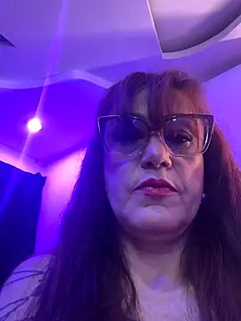 Snapshot of lonely_shewolf chatting on October 14, 2025, 5:03 pm lonely shewolf online show from October 14, 2025, 5:03 pm