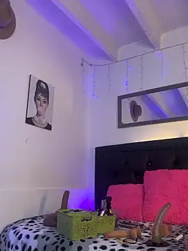 Snapshot of lonely_shewolf chatting on November 21, 2025, 5:44 pm lonely shewolf online show from November 21, 2025, 5:44 pm