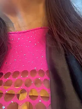 Snapshot of lonely_shewolf chatting on November 28, 2025, 5:59 pm lonely shewolf online show from November 28, 2025, 5:59 pm