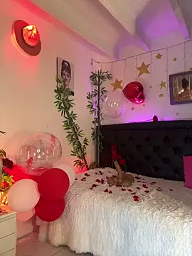 Snapshot of lonely_shewolf chatting on February 13, 2026, 5:20 pm lonely shewolf online show from February 13, 2026, 5:20 pm