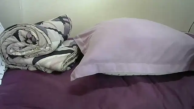 AddictiveAssCurves online show from October 21, 2025, 9:43 am