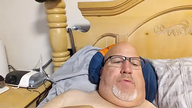 Bigbear0563 online show from April 13, 2026, 4:23 pm