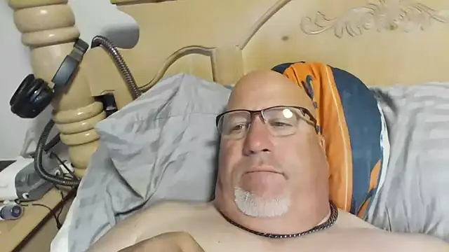 Snapshot of Bigbear0563 chatting on June 8, 2026, 5:19 am Bigbear0563 online show from June 8, 2026, 5:19 am