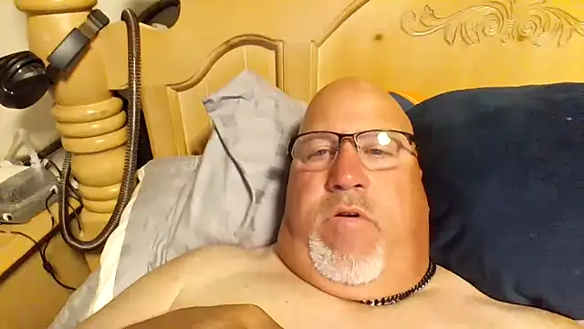 Snapshot of Bigbear0563 chatting on June 15, 2026, 6:04 am Bigbear0563 online show from June 15, 2026, 6:04 am