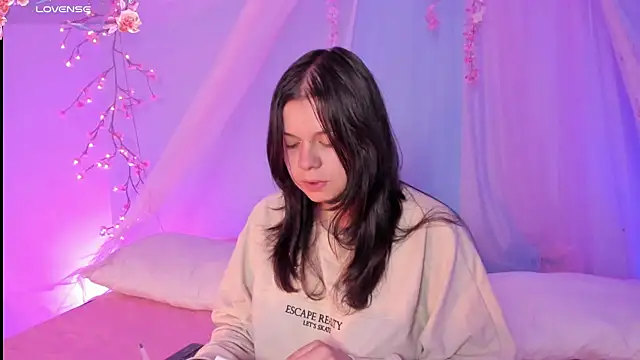 Mey moon online show from July 4, 2026, 3:13 am