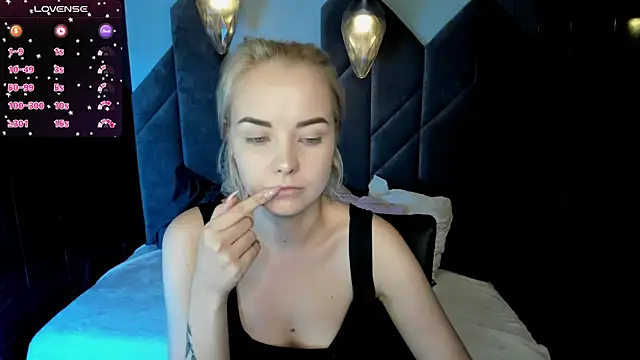 StephanieSweety online show from January 26, 2025, 1:36 pm