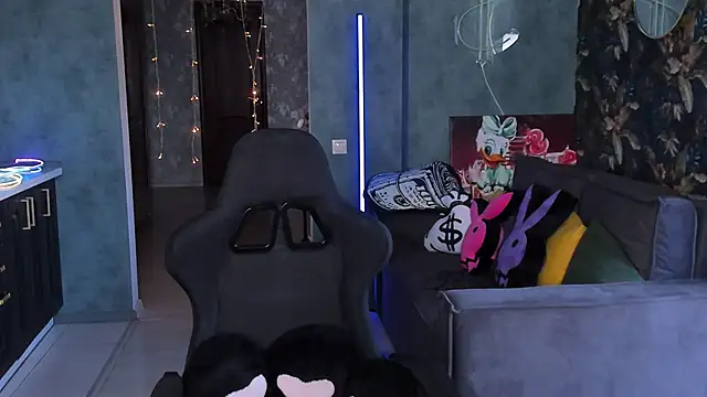 Blckmirrorr online show from April 27, 2026, 11:30 am