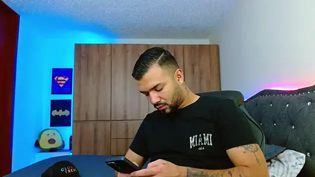 mathew vidal1 online show from November 15, 2025, 3:26 am