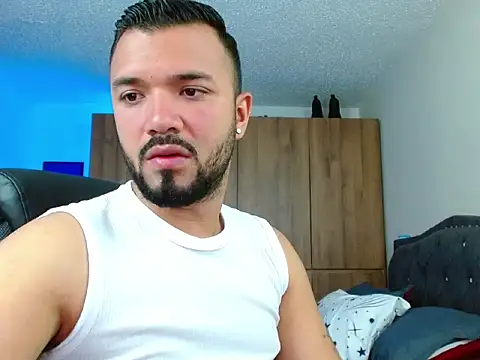 mathew vidal1 online show from November 22, 2025, 5:39 am