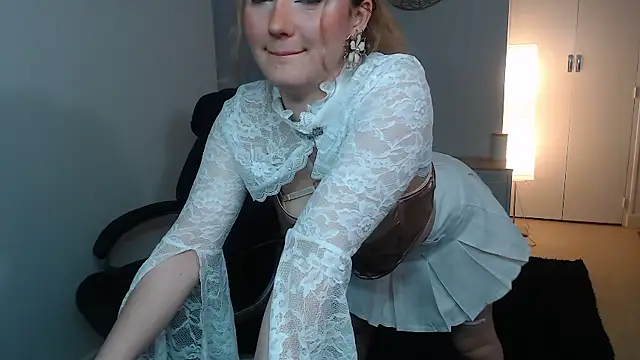 Crystal-dreamt online show from January 9, 2026, 10:18 am