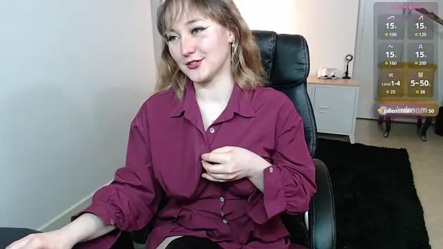 Crystal-dreamt online show from April 8, 2026, 12:27 pm