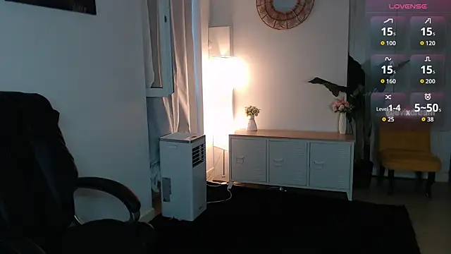 Crystal-dreamt online show from June 11, 2026, 10:13 am