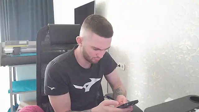 Marselle Laker online show from March 22, 2025, 9:13 am