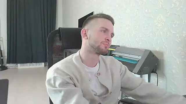 Marselle Laker online show from November 14, 2025, 10:29 pm