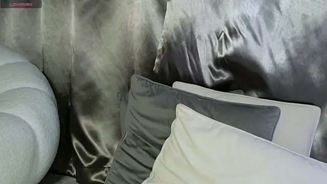 moniqque online show from March 12, 2025, 10:59 am