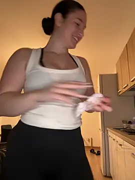 moniqque online show from September 8, 2025, 7:02 pm