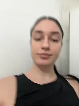 moniqque online show from October 4, 2025, 10:35 am