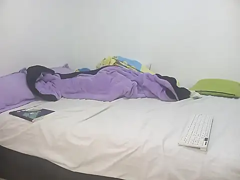 danidiazto2023 online show from February 13, 2025, 8:03 pm