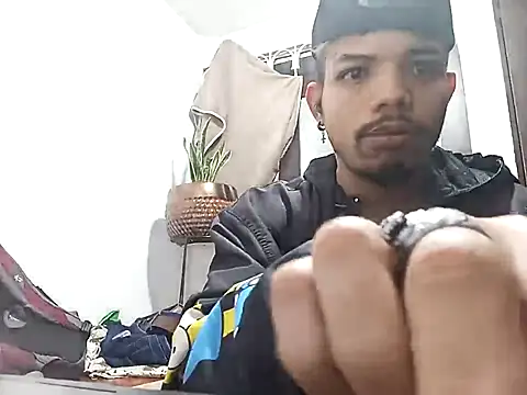 danidiazto2023 online show from November 3, 2025, 9:32 am