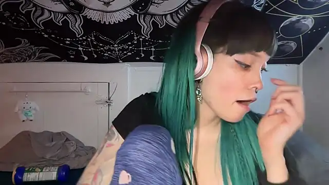 FRRANNKIE online show from February 4, 2025, 4:18 pm