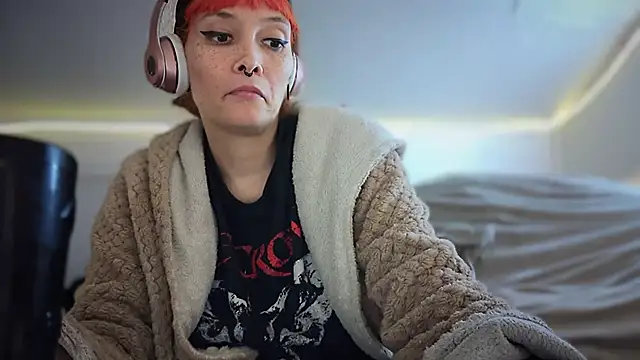 FRRANNKIE online show from October 9, 2025, 3:04 am