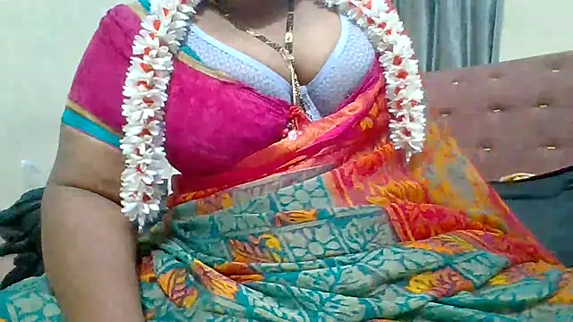 Snapshot of archanatelugu9 chatting on November 3, 2025, 6:53 pm archanatelugu9 online show from November 3, 2025, 6:53 pm