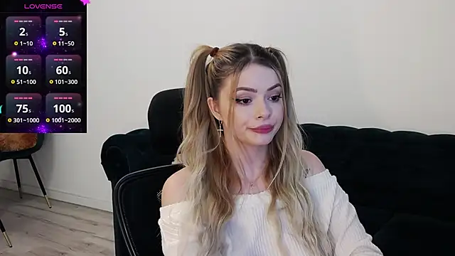 Kailynn Moenn online show from December 3, 2024, 6:28 pm