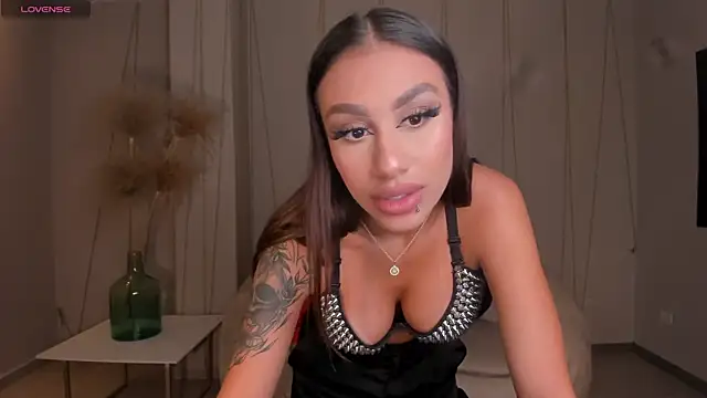 DannaCruz online show from January 25, 2025, 6:24 pm