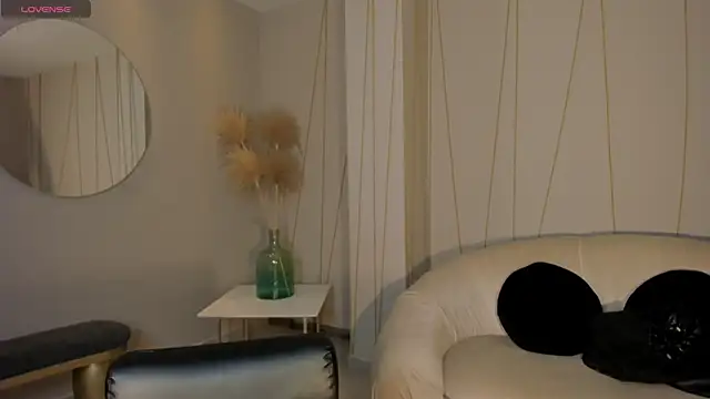 DannaCruz online show from February 14, 2025, 6:51 pm