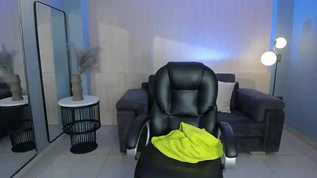 DannaCruz online show from January 12, 2026, 7:41 pm