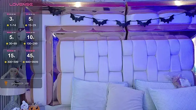 valkiria moore online show from October 16, 2025, 7:59 pm