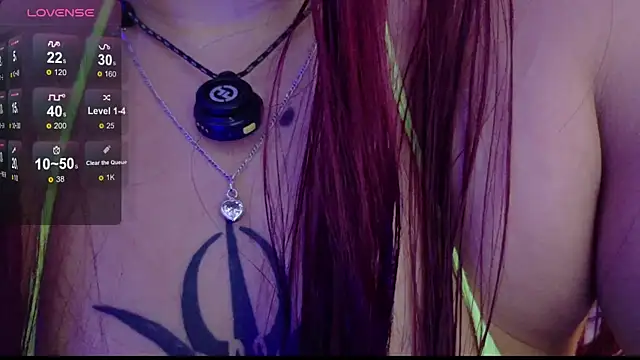 valkiria moore online show from February 10, 2026, 8:02 pm