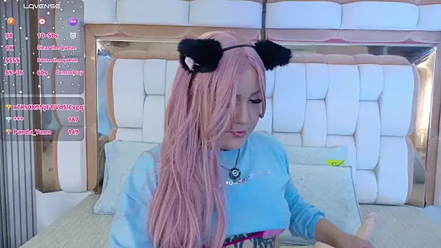 valkiria moore online show from February 25, 2026, 8:07 pm