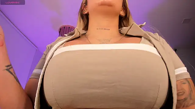 Snapshot of SophiePalmer chatting on February 25, 2026, 10:58 am SophiePalmer online show from February 25, 2026, 10:58 am