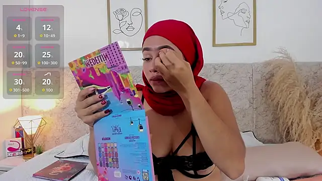 Snapshot of abby_gibson chatting on October 24, 2025, 7:43 pm abby gibson online show from October 24, 2025, 7:43 pm