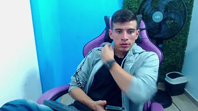 DEIBY BABY online show from December 29, 2024, 2:38 am