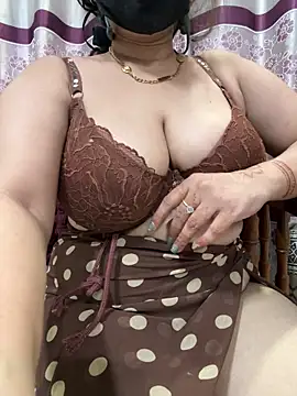 Sexybomb33 online show from November 7, 2025, 9:15 pm