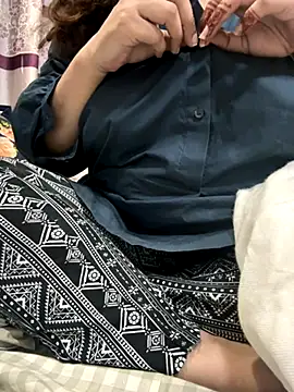 Sexybomb33 online show from December 2, 2025, 2:01 pm