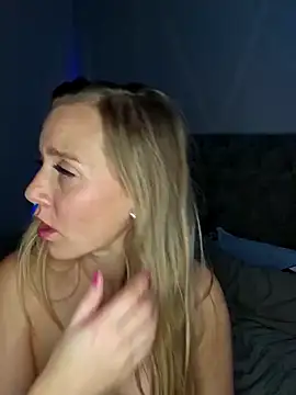 SkyelarSommer online show from January 28, 2025, 7:53 am