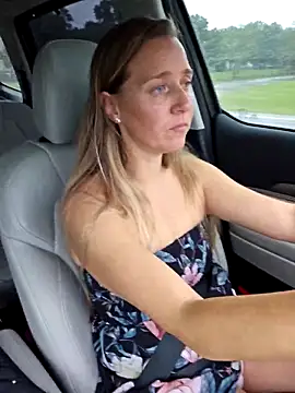 SkyelarSommer online show from October 4, 2025, 8:07 pm