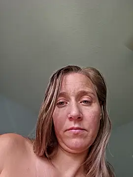 SkyelarSommer online show from October 17, 2025, 3:36 pm