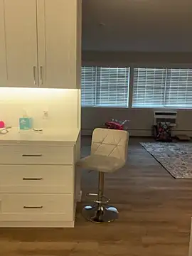 DominiqueX0 online show from March 1, 2025, 9:26 pm