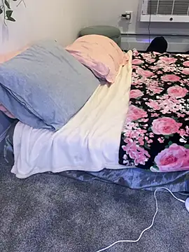 DominiqueX0 online show from March 21, 2025, 4:49 am