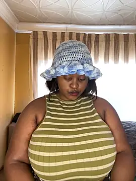 Snapshot of KnockoutBestie chatting on June 17, 2026, 10:28 am KnockoutBestie online show from June 17, 2026, 10:28 am