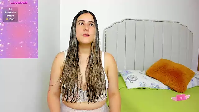 Hanna86 online show from March 7, 2025, 4:33 pm