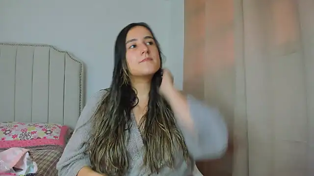 Hanna86 online show from December 3, 2025, 3:54 pm