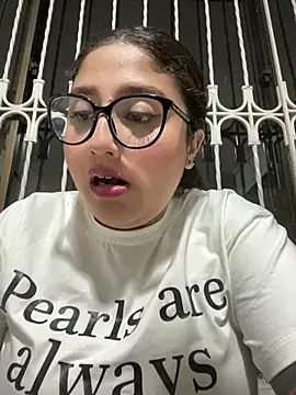 croftsmila online show from April 11, 2026, 11:53 pm