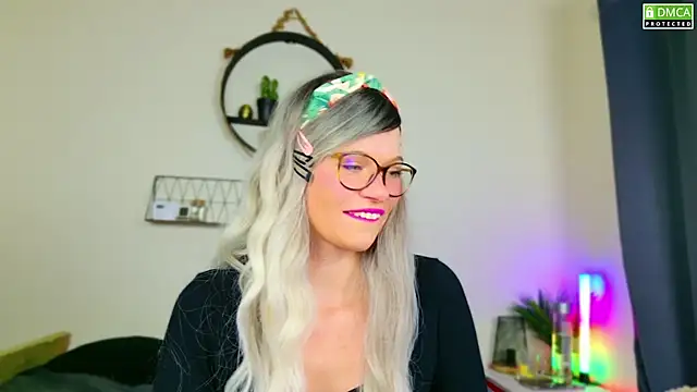 Kittychatte online show from December 3, 2024, 8:28 pm